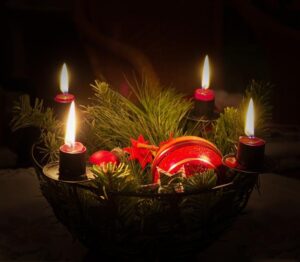 Candle Counting: How Many Candles in an Advent Wreath? 11 Candle Counting: How Many Candles in an Advent Wreath?