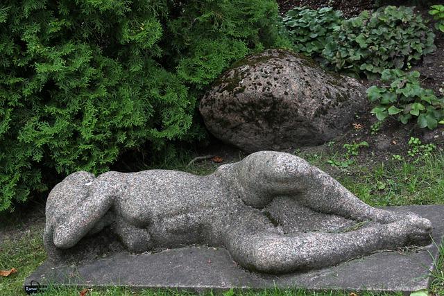 Explore Best-Selling Editions: Top Study Bibles Revealed! 9 Delving Into the Cultural Context with Historical Study Bibles