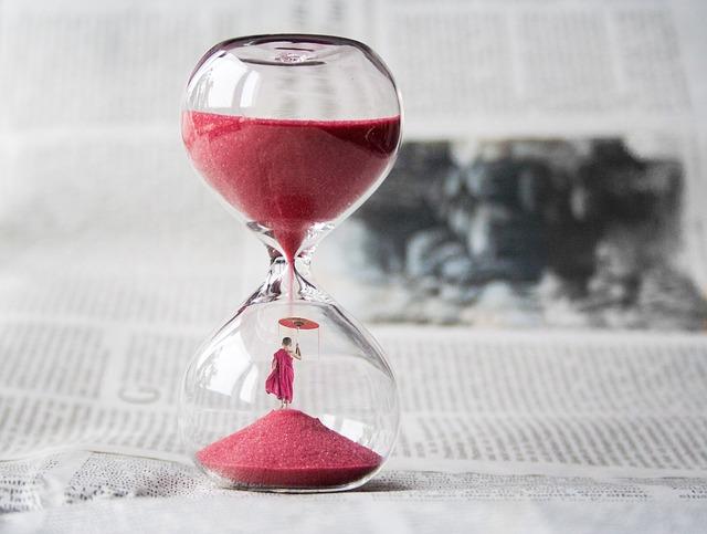 Considering Burn Time: Ensuring Your Candles Last Throughout Advent