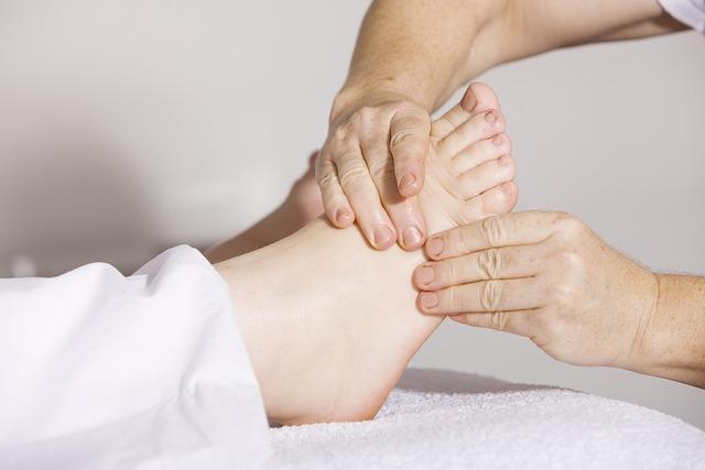 Exploring Alternative Therapies for Managing Aches and Pains