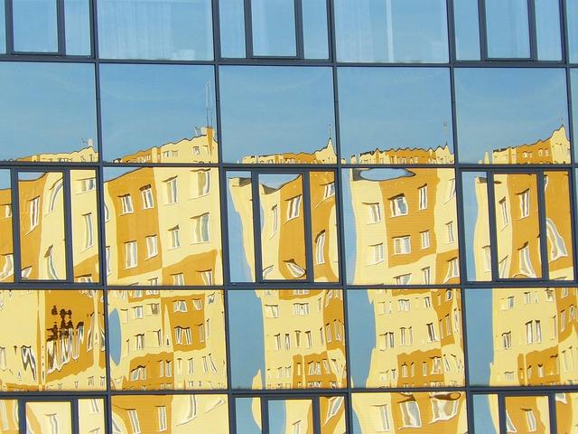 Charlie Brown Thanksgiving Prayer: Find Joyful Gratitude with this Classic Prayer 7 - Reflecting on the Themes of Friendship and Togetherness in the Prayer