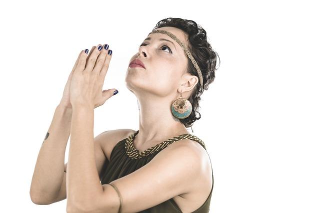 Short Thanksgiving Prayer: A Quick yet Powerful Expression of Gratitude 3 The Power of Short Prayers: Uplifting Your Thanksgiving Spirit