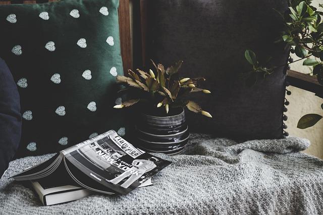 Decorate with Joy: Tips for Advent Decorations! 5 Ideas for Setting a Cozy Advent Table with Candles and Greenery