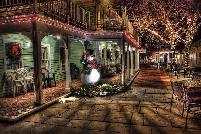 Countdown to Christmas: Unveil a New Ornament Every Day