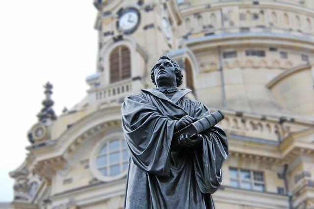 Understand the Divide: Catholic vs. Protestant Bibles Revealed! 5 The Impact of Martin Luther on the Protestant Bible