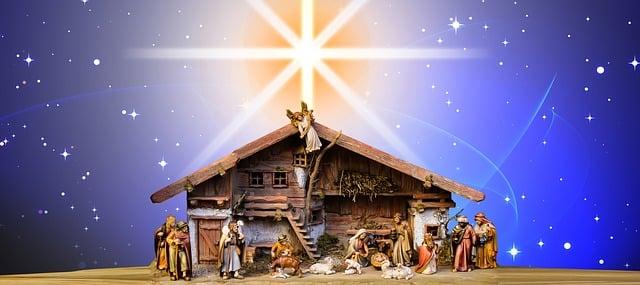 The Story of Christmas Story Book Set and Advent Calendar: Experience the Magic of the Nativity! 3 Immerse Yourself in the Magic of the Nativity Story with This Set