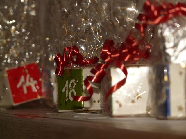 Count Down to Christmas with Free Advent Calendar Numbers Printable PDF 9 Innovative Ideas for using Advent Calendar Numbers in DIY Christmas Crafts