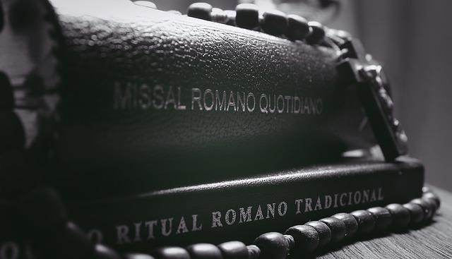 Follow the Promise with Pointing to the Promise: An Advent Study Guide 7 Incorporating Daily Devotions and Scriptures in Your Study